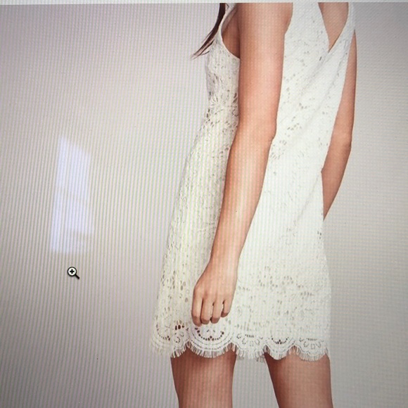 Bb Dakota lost in lace dress - Picture 2 of 4